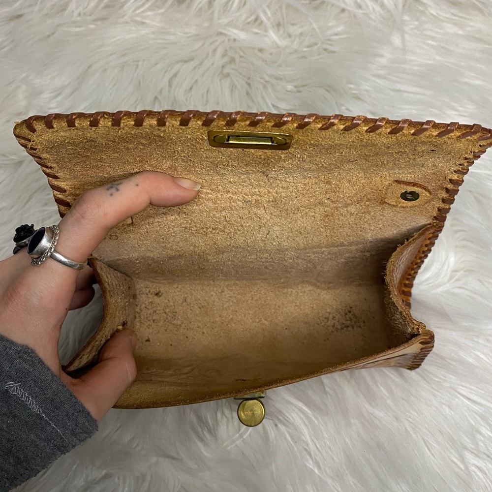 1970s Handcrafted Tan Real Leather Mini Clutch - Picture 6 of 8